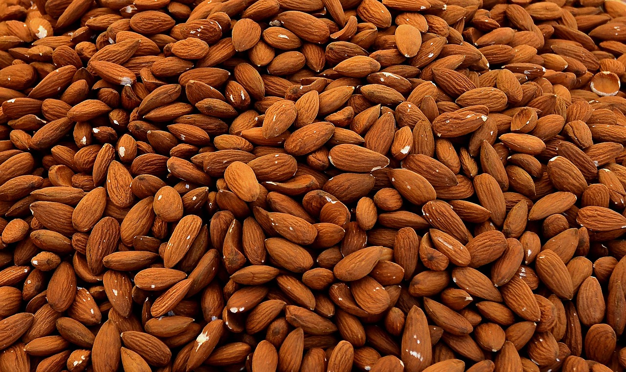 almonds, kernels, nuts-1571810.jpg